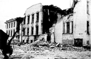 Разрушенное здание Псковского музея