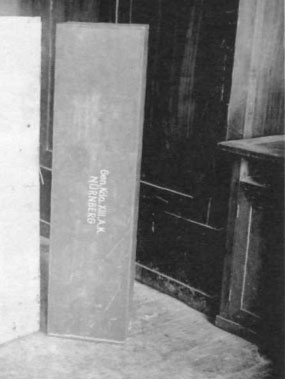 Ящики с маркировкой Gen. Kdo. XIII А. К. Nurnberg, предназначавшиеся для вывоза произведений искусства из собрания музея в Нюрнберг, в помещении художественного музея.
